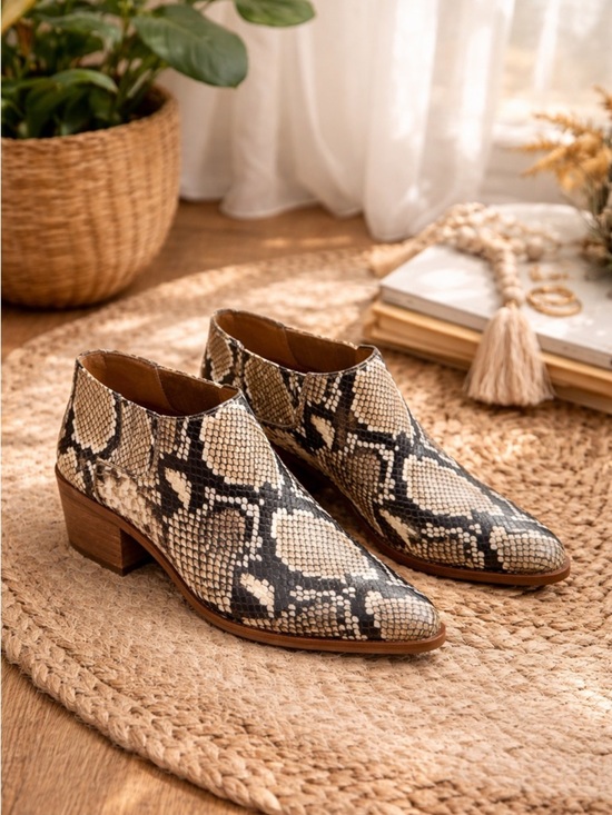 Madewell Shoes - Madewell Snakeskin Leather Ankle Boots Size 7 Western Block Heel Booties